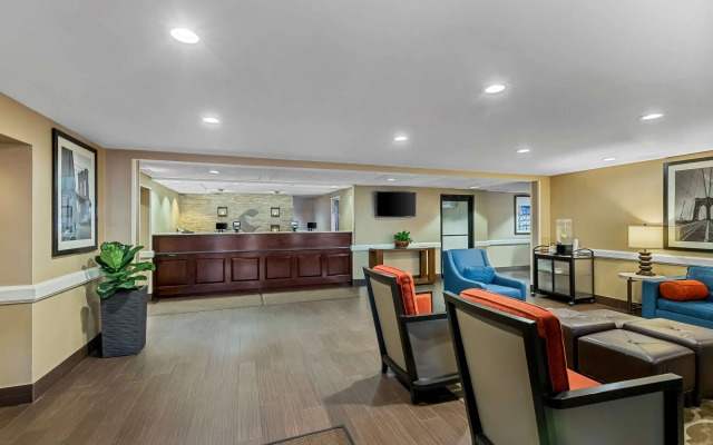 Comfort Inn & Suites Somerset - New Brunswick