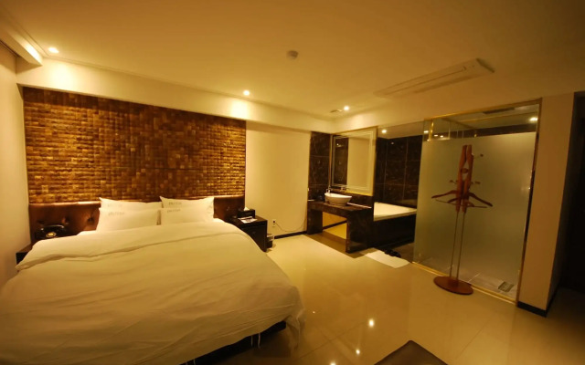 Hotel BUTI &
