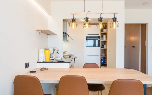 Flat in Center With Sea View