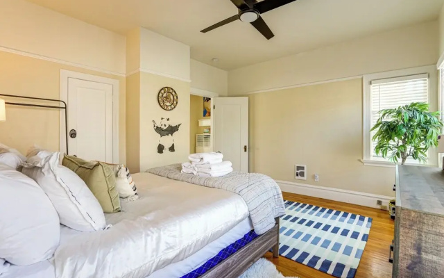 Pet-friendly Condo < 2 Mi to Alameda Beach!