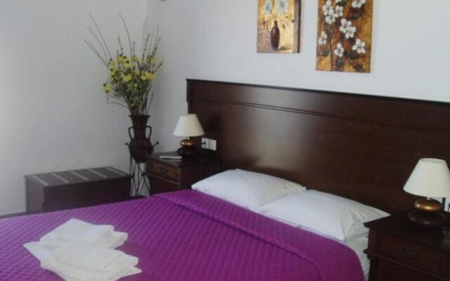 Rita's Place Hotel