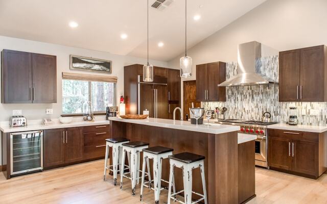 3854 Regina Road Home