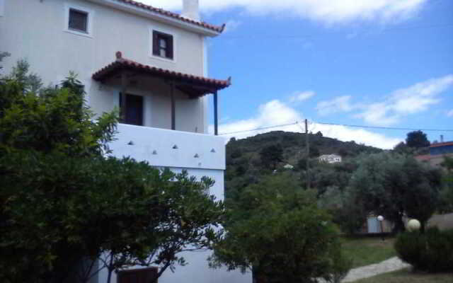 Villa Thea Studios & Apartments
