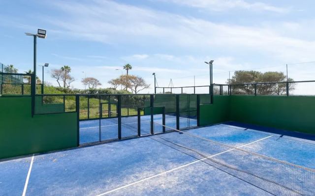 Lunamar in Marbella With 4 Bedrooms and 3 Bathrooms