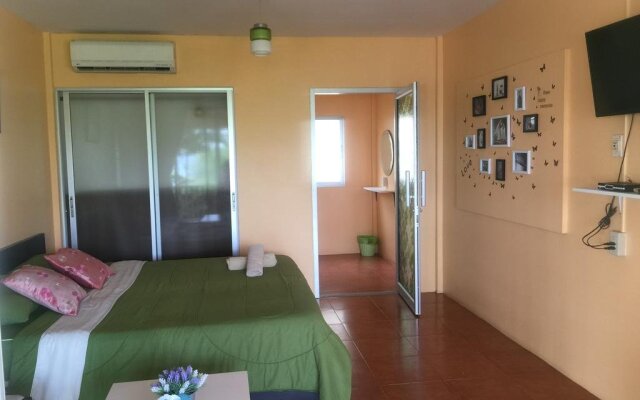 Insook Ko Larn Guesthouse