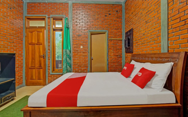 OYO 90031 Villa Papada