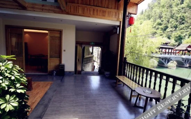 Yanyuting River View Inn