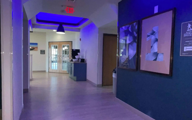 Comfort Suites Near Seaworld