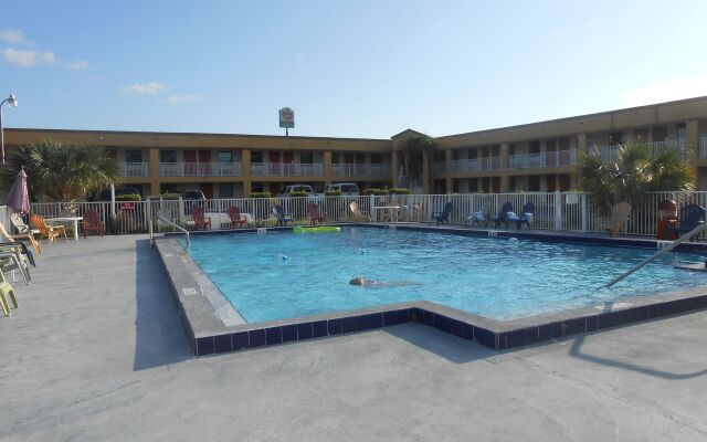 Executive Garden Titusville Hotel