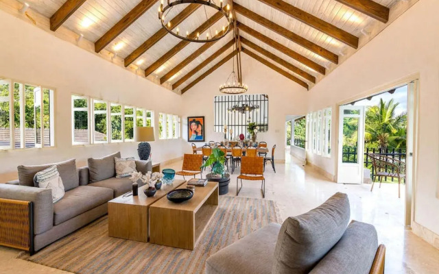 Sunny Vacation Villa 51