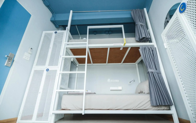 The Moon Hostel Hua Hin