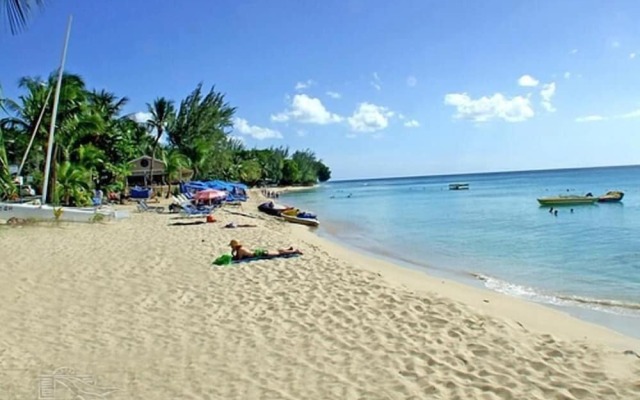 Royal Westmoreland Benjoli Breeze by Island Villas