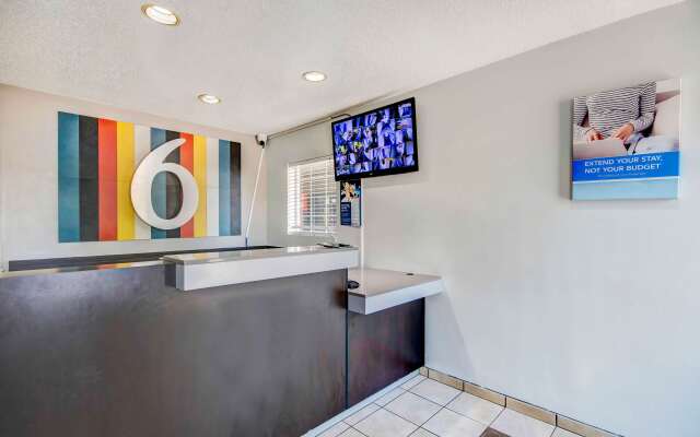 Studio 6 Ocean Springs, MS