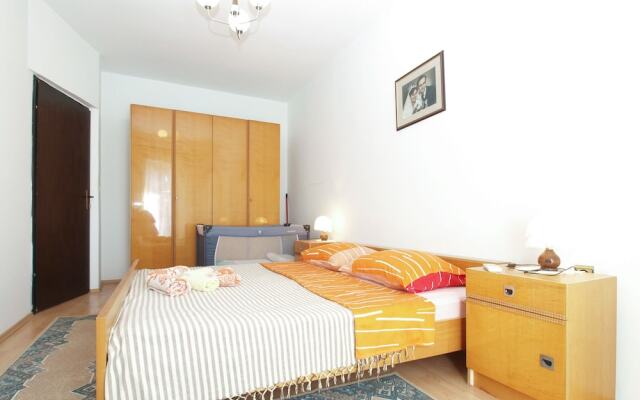 Apartment 1123