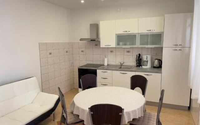 Apartments Lores