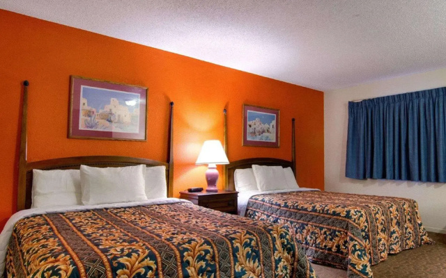 Knights Inn By Capital O Emporia I 35