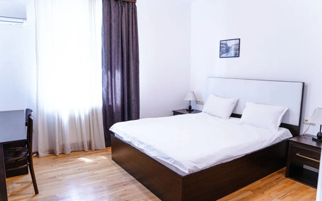 Biblioteka Hotel Rustaveli