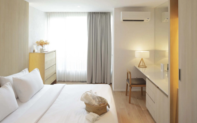 Balcony Seaside Sriracha Hotel & Serviced Apartments