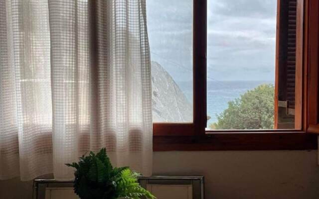 Hercules House in Tsoutsouras