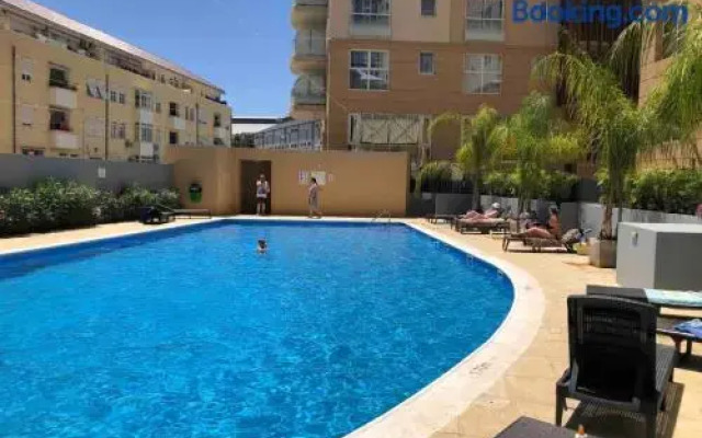 Westone Suite710-hosted by Sweetstay