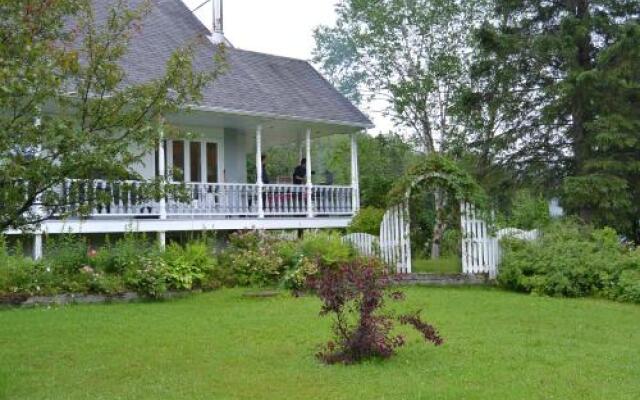 The Rustic House of the Fjord