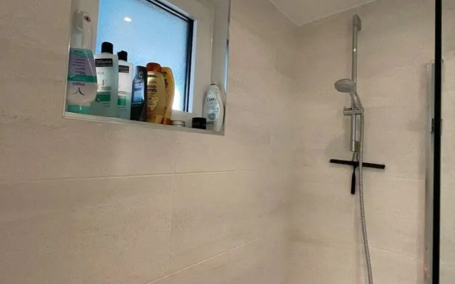 Bright 1BD Flat W/balcony - Heart of Brixton!