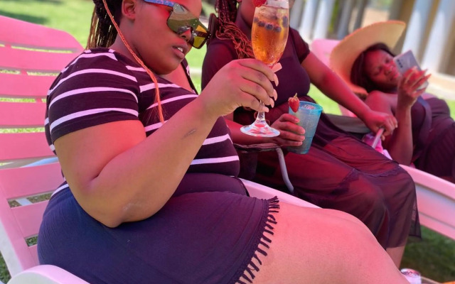 Selina Airport Lodge #Emzini