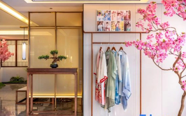 Moshang Qingju Hotel (Shenqiu  North Station . LongdingGuomao Branch)