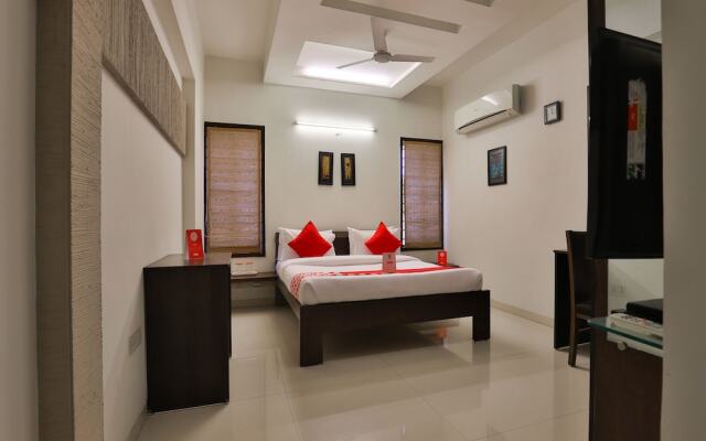 OYO 15508 Shreeji Sangeet Apartments