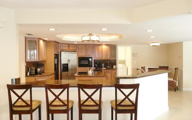 Delightful Home With Pool and Direct Boating Access