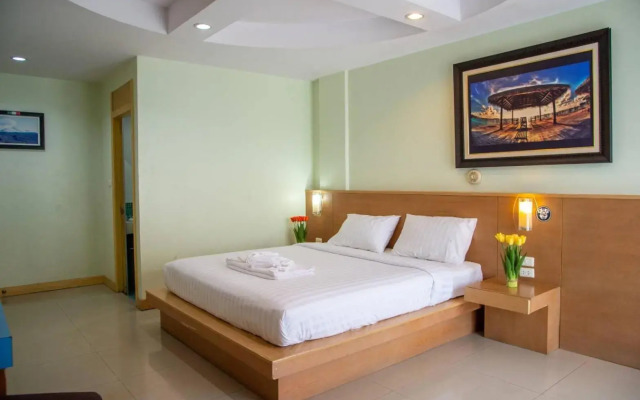 Patong Eyes Hotel