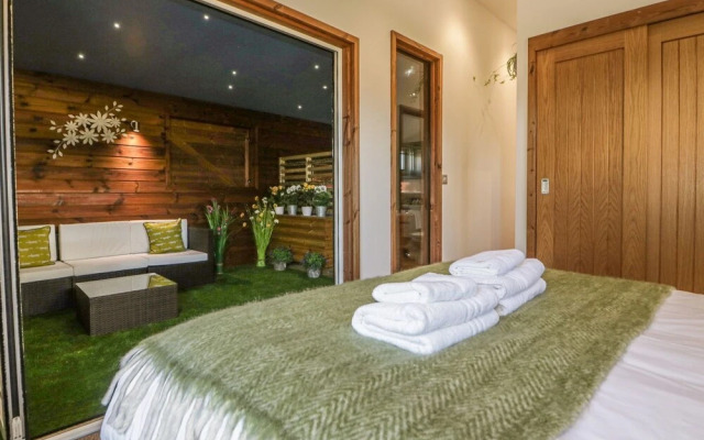 9 Meadow Retreat