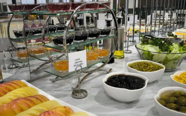 Отель Saroy Gardens