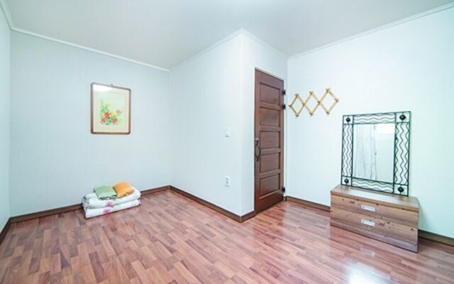 Wanju Daedunsan Sanjarak Pension