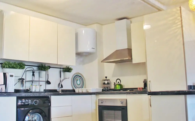 Foch Apartment
