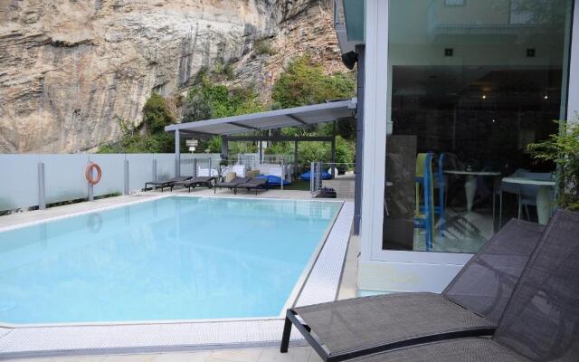Hi Hotels Torbole Pool & Spa