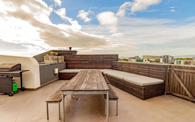 Modern Apartment w Rooftop Deck Scholtz Penthouse