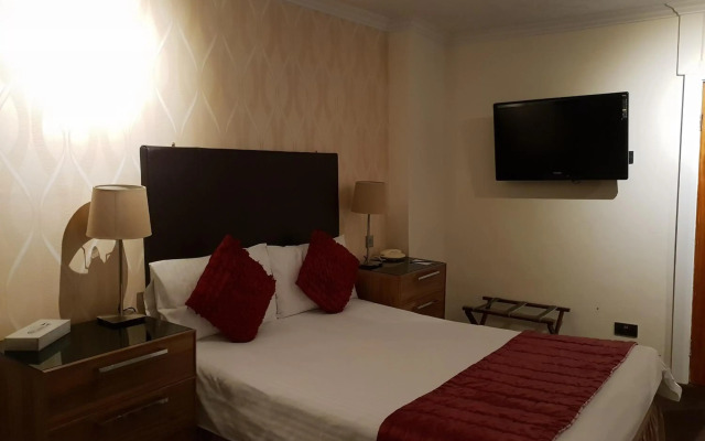 Ascot Hotel