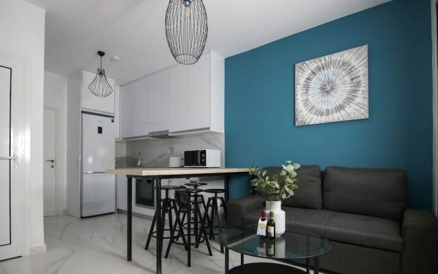 Phaedrus Living: Seaside Romantic Flat Limnaria123