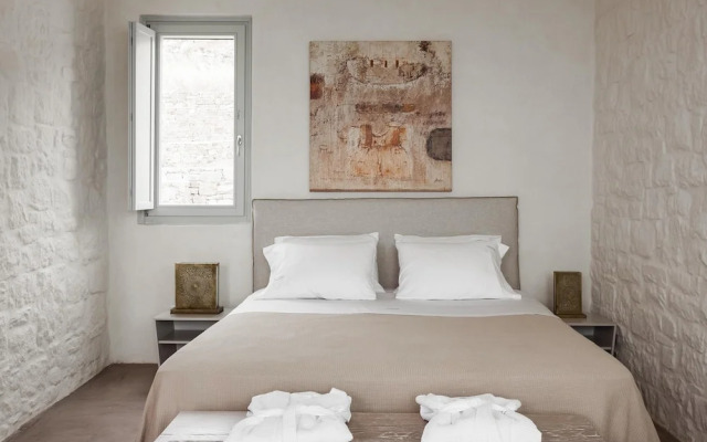 Epic Twin Luxurious 14 Bedrooms Villa for 28