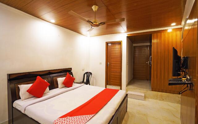 OYO 47454 Sunroof Residency