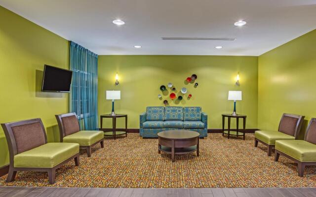 La Quinta Inn & Suites by Wyndham Starkville at MSU
