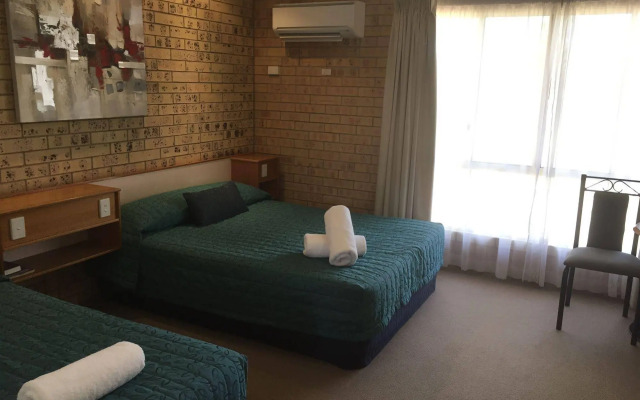 Mulga Country Motor Inn