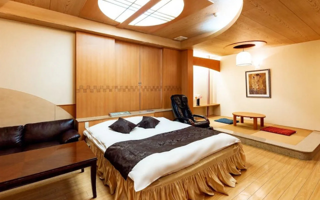 Hotel Mine - Adults Only