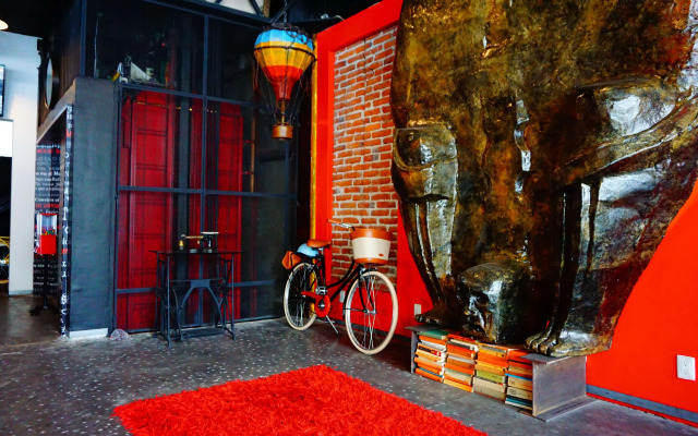 Black Boutique Hotel