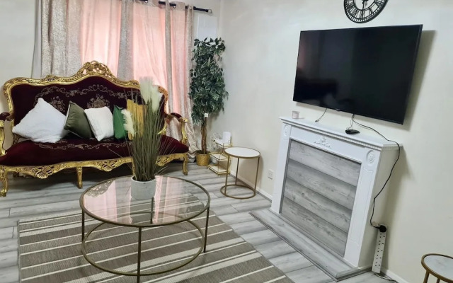 London - Sleeps 4 - Parking - Garden - Petfriendly