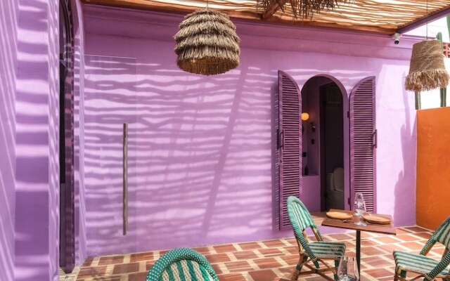 El Barrio Boutique Hotel & Bar