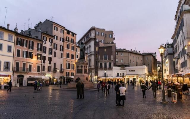 Vicolo dell'Aquila- Residenze Romanae