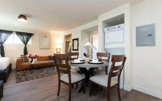 Stunning Studio Near DTLA