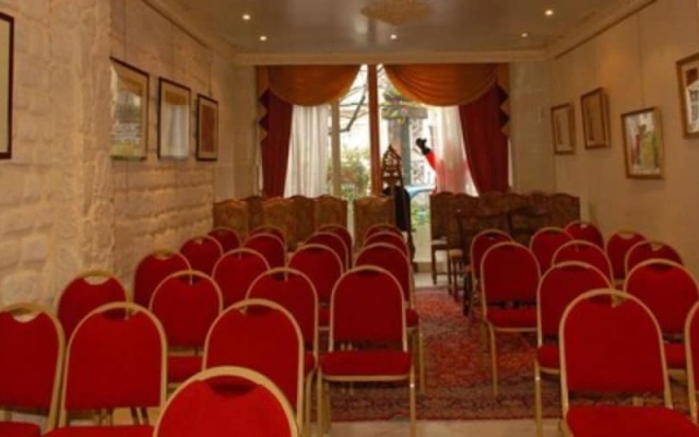 Familia Hotel